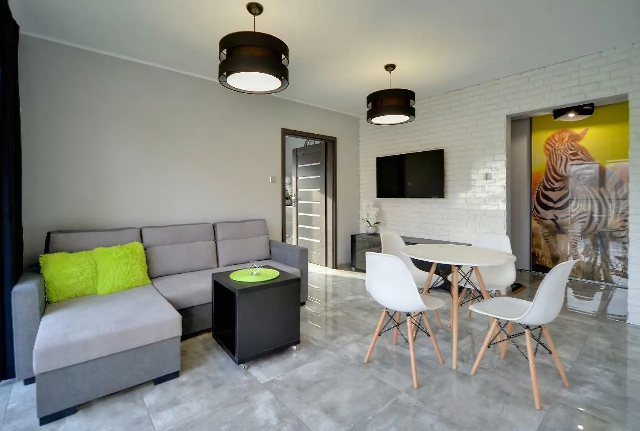 Apartament Sun & Ski Willa K2 Black & White Karpacz Apartment